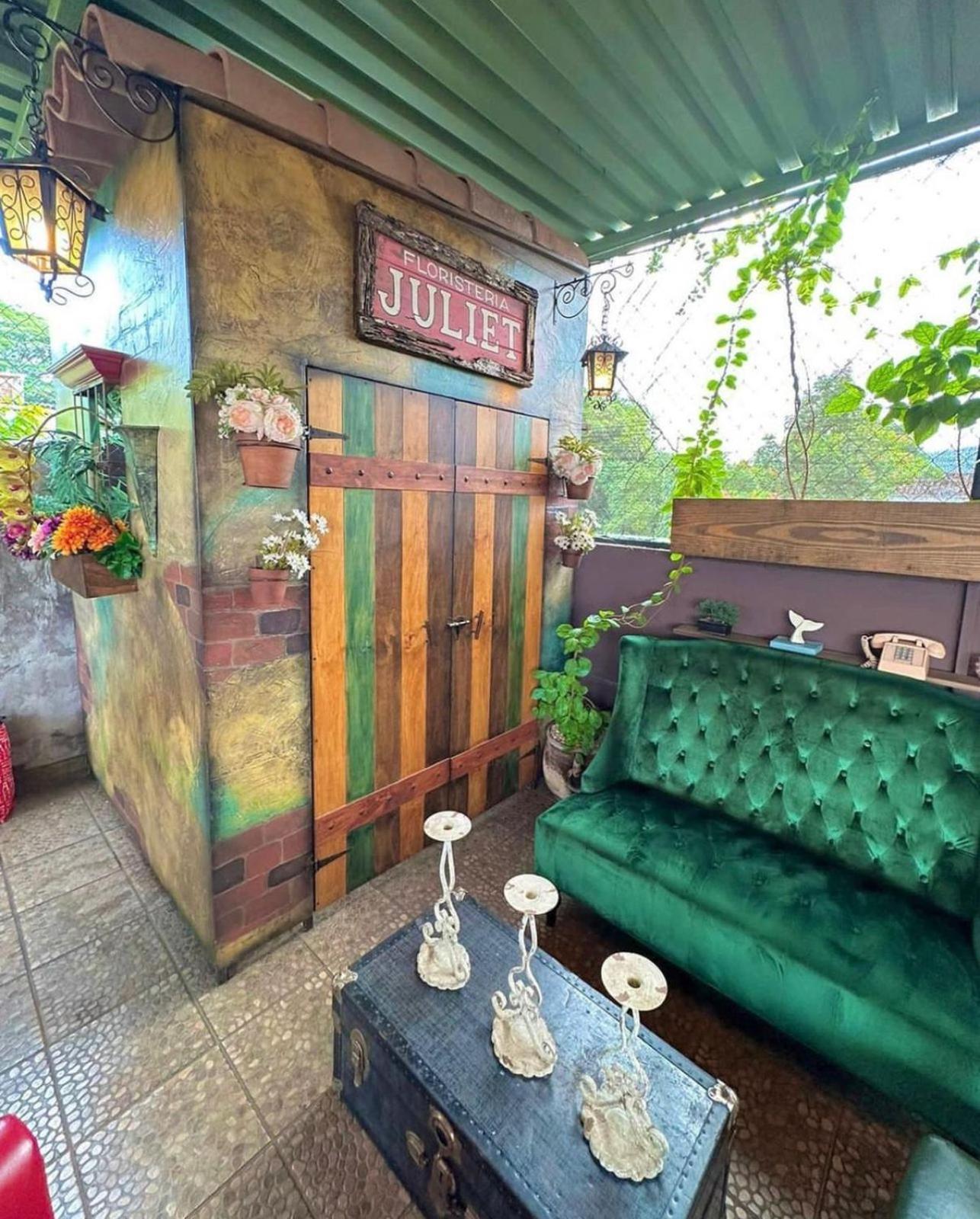 Velvet Hostal La Novena Santa Ana Exterior photo
